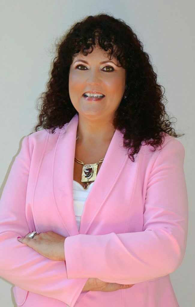 Machej-Monika-Headshot